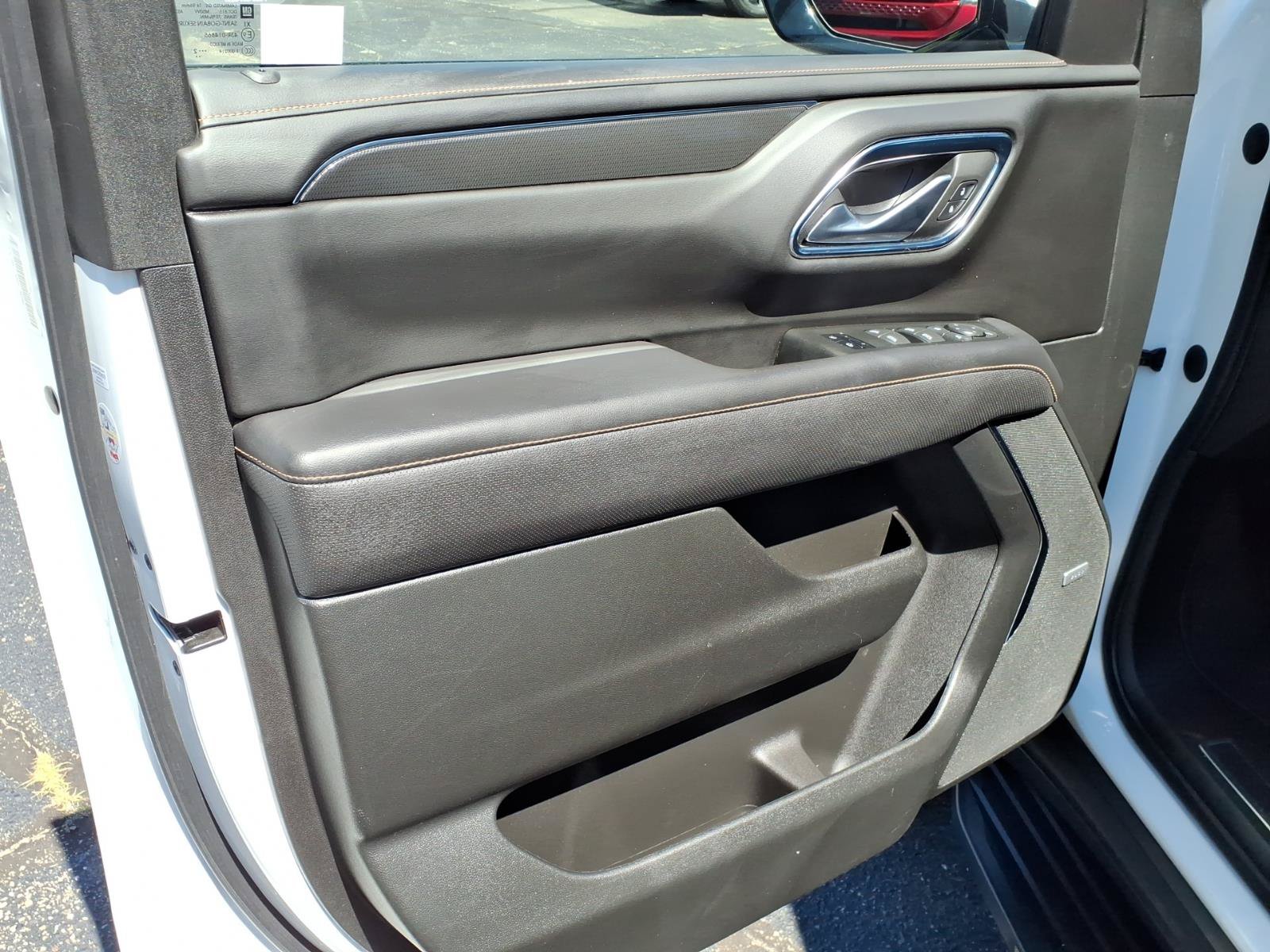 Used 2022 GMC Yukon XL AT4 AWD/4WD image 13