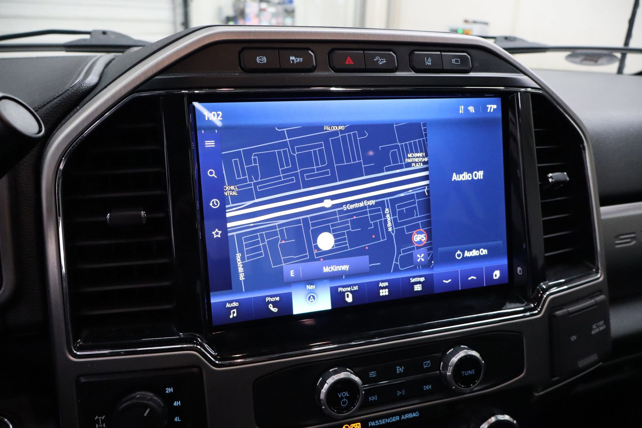 Certified 2022 Ford F250 Platinum w/ FX4 Off-Road Package image 35