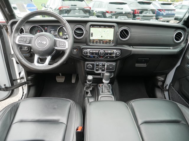 Used 2023 Jeep Wrangler Unlimited Sahara w/ Cold Weather Group AWD/4WD image 21