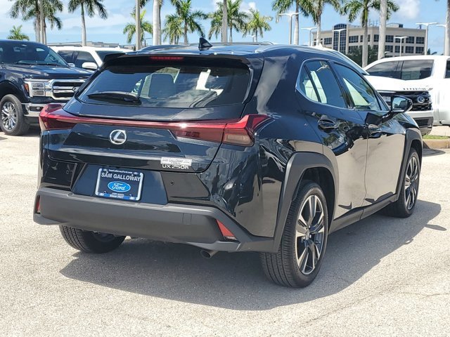 Used 2024 Lexus UX 250h FWD image 4