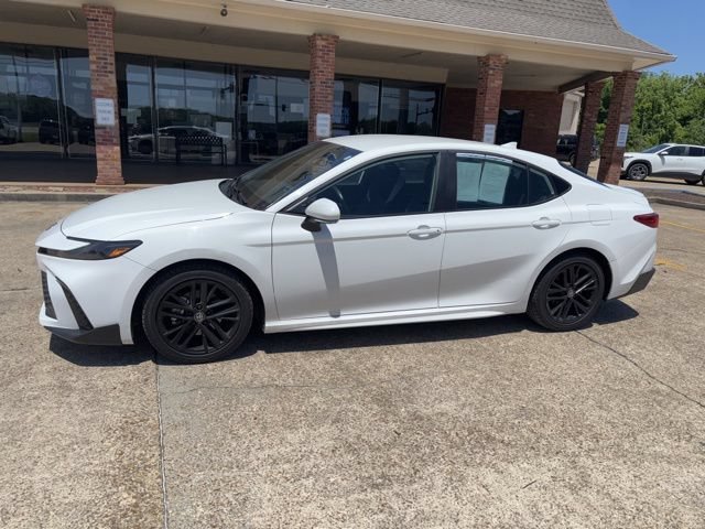 Used 2025 Toyota Camry SE
