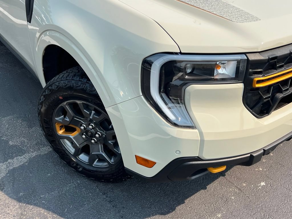 Certified 2025 Ford Maverick Tremor AWD/4WD image 2