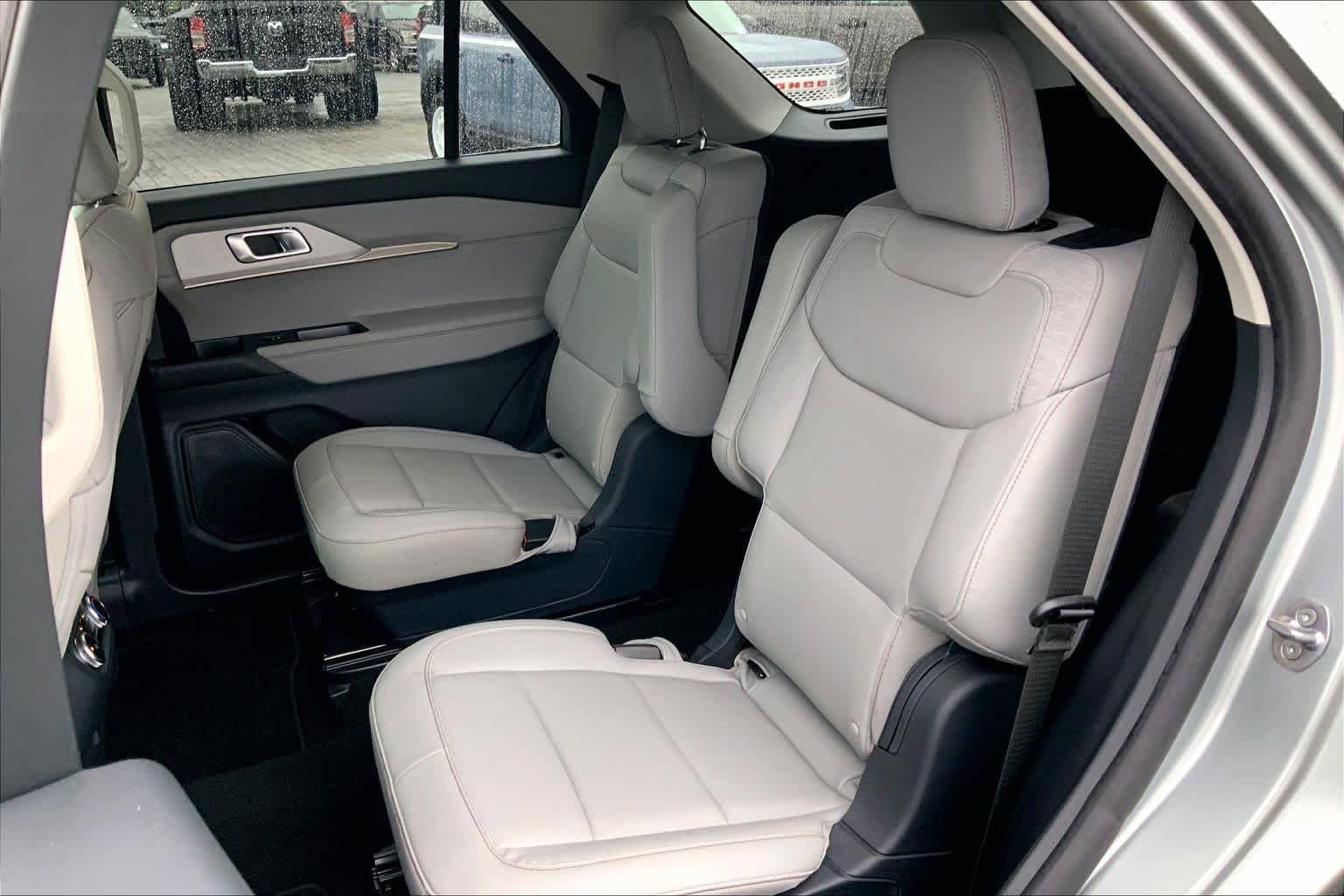 Certified 2025 Ford Explorer Active w/ Active Comfort Package RWD image 20