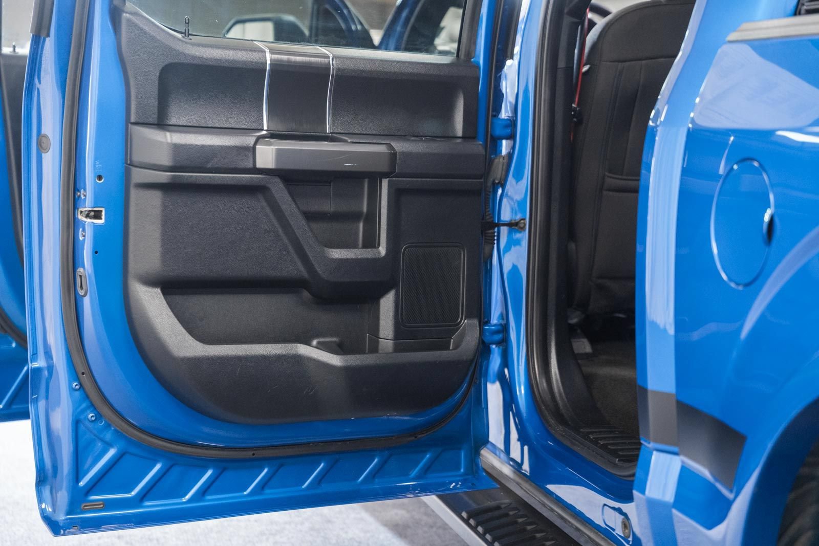 Certified 2019 Ford F150 XLT w/ Equipment Group 302A Luxury AWD/4WD image 40