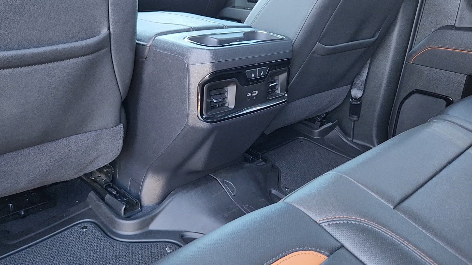 Used 2026 GMC Sierra 1500 AT4 w/ AT4 Premium Package AWD/4WD image 17