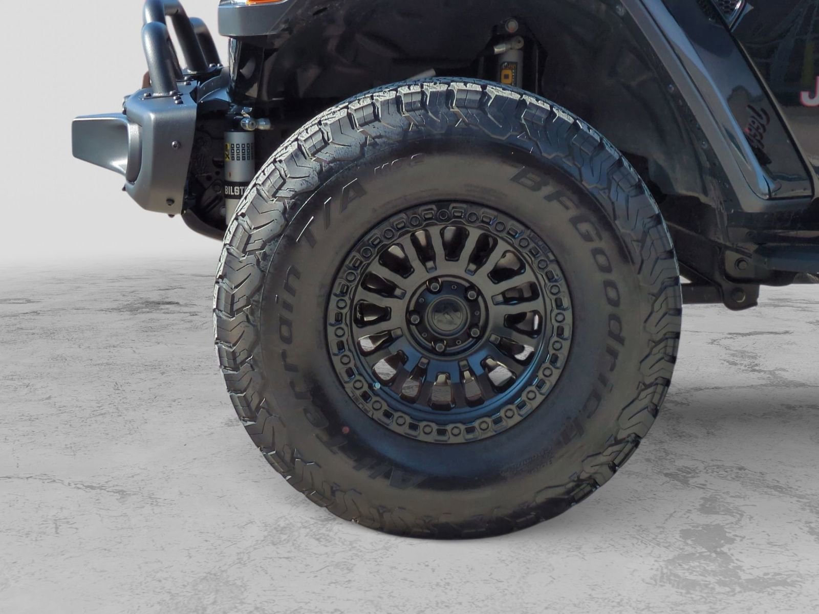 Used 2023 Jeep Gladiator Rubicon w/ Cold Weather Group image 17