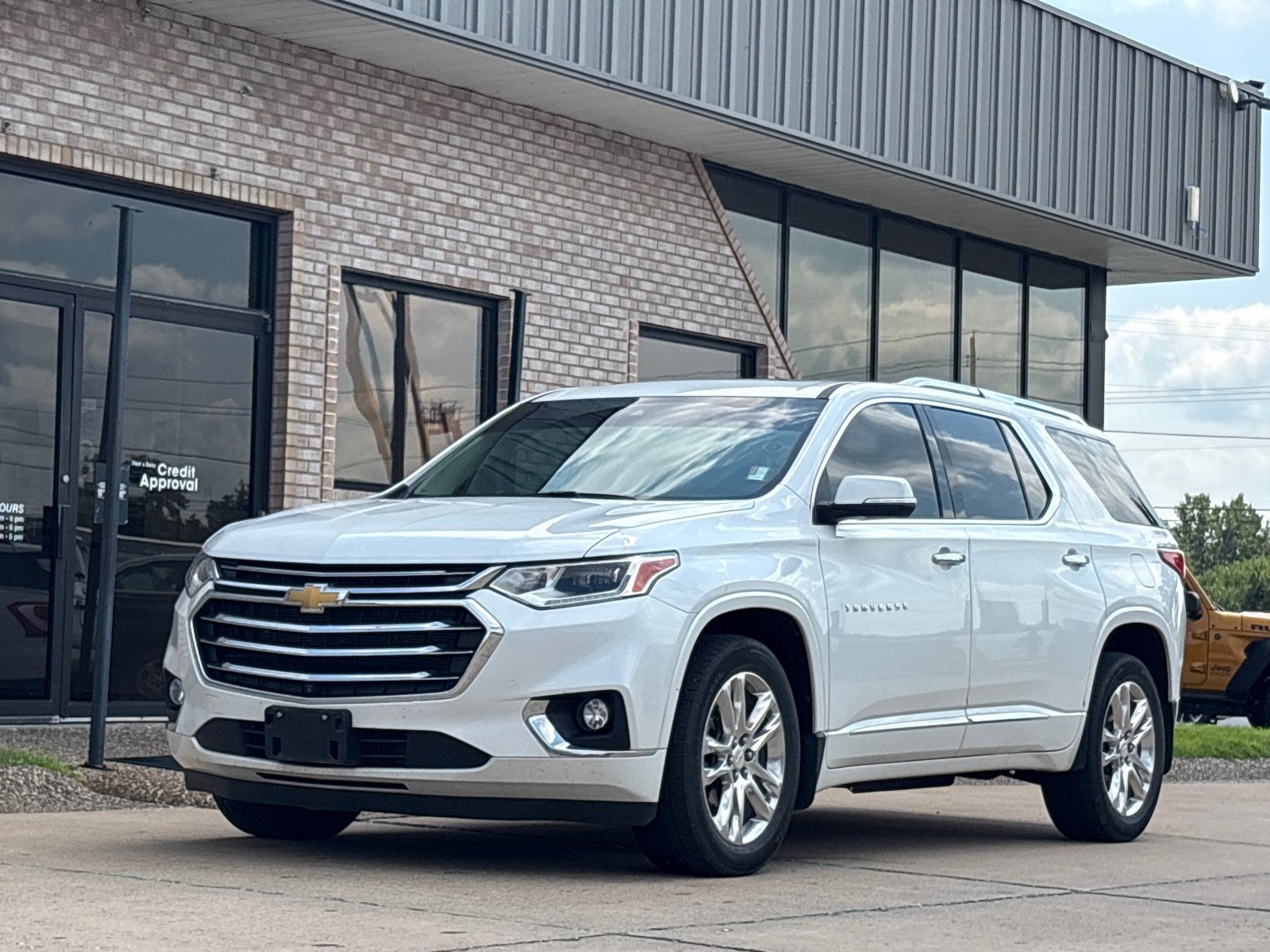 Used 2021 Chevrolet Traverse High Country AWD/4WD image 1