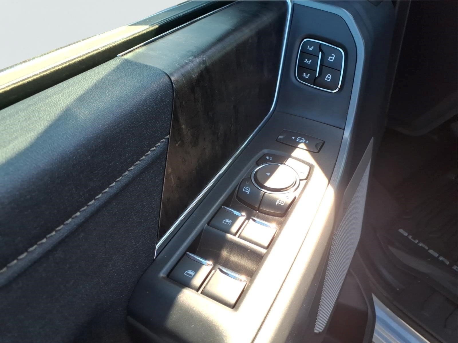 Certified 2024 Ford F250 Lariat w/ Chrome Package AWD/4WD image 22