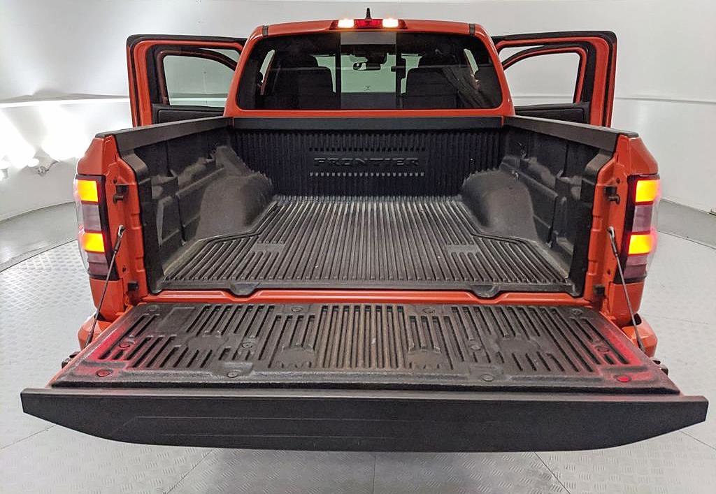 Used 2025 Nissan Frontier PRO-4X AWD/4WD image 7