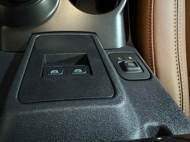 Certified 2023 Ford Bronco Heritage Edition AWD/4WD image 16