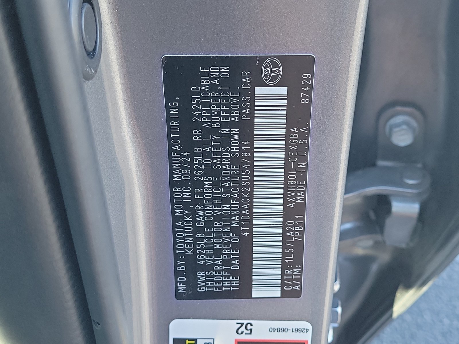 Used 2025 Toyota Camry XLE FWD image 28