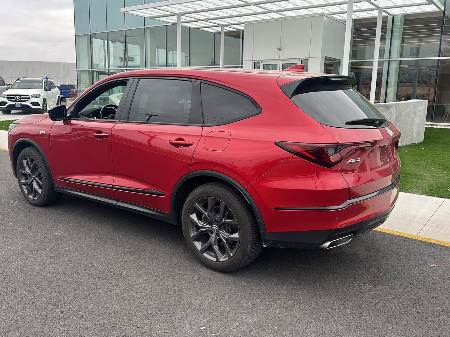 Used 2024 Acura MDX A-Spec image 8