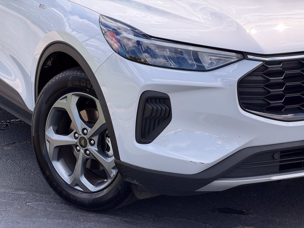 Certified 2025 Ford Escape ST-Line FWD image 9