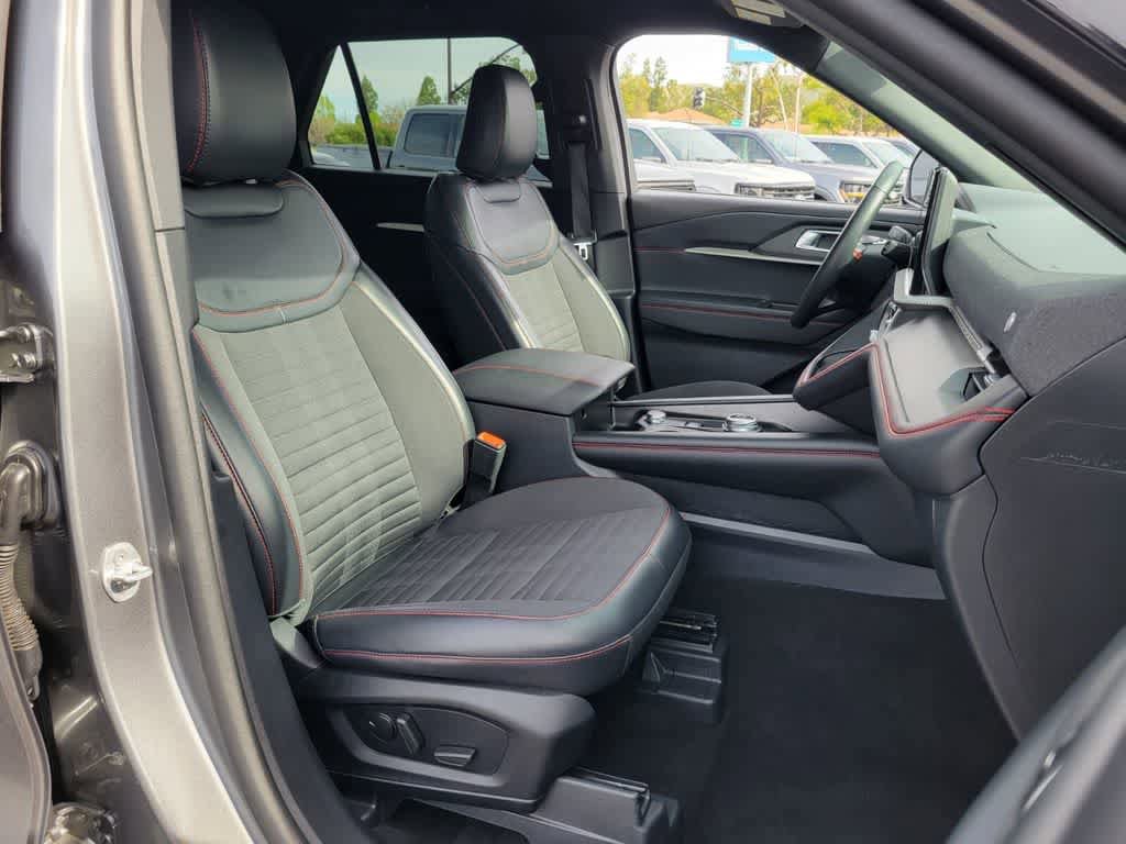Certified 2025 Ford Explorer ST-Line AWD/4WD image 18