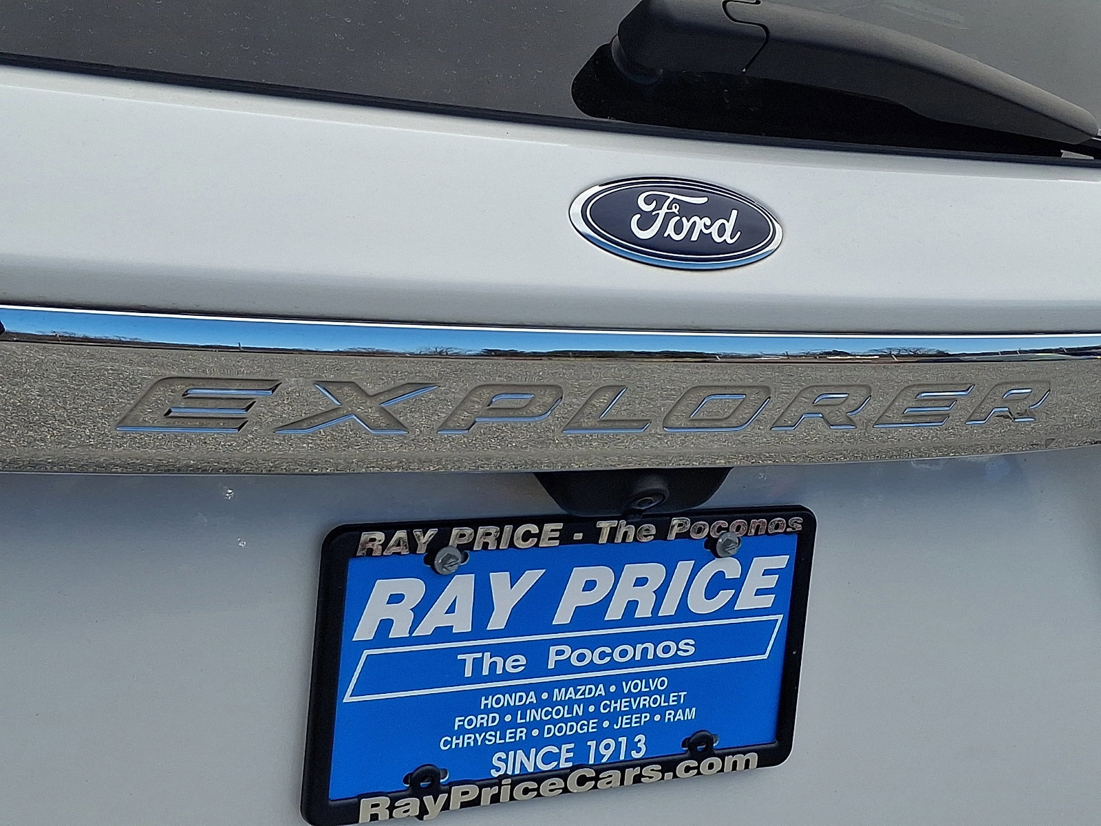 Certified 2022 Ford Explorer Limited w/ Limited Technology Package image 33