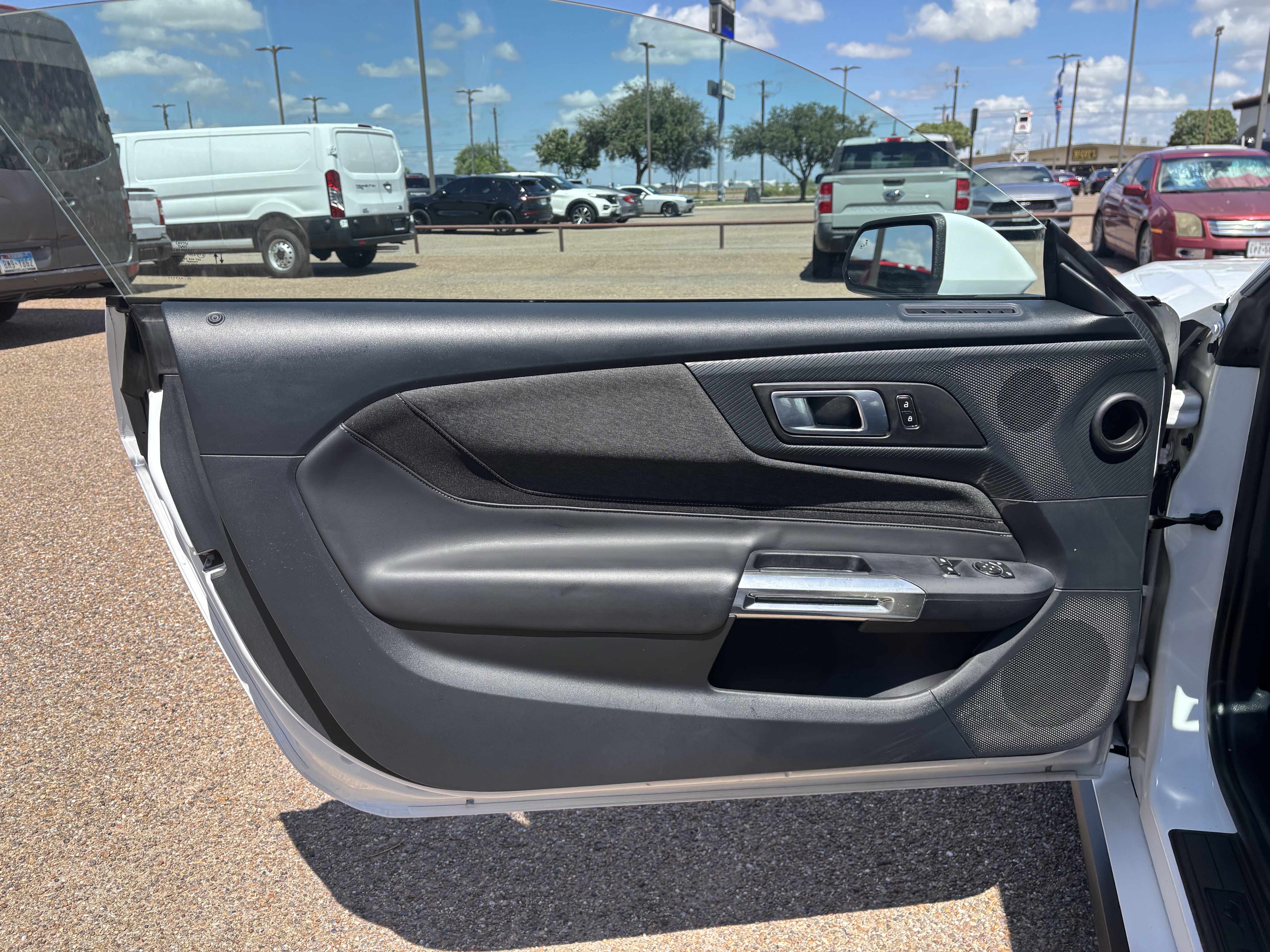 Certified 2024 Ford Mustang Coupe image 9