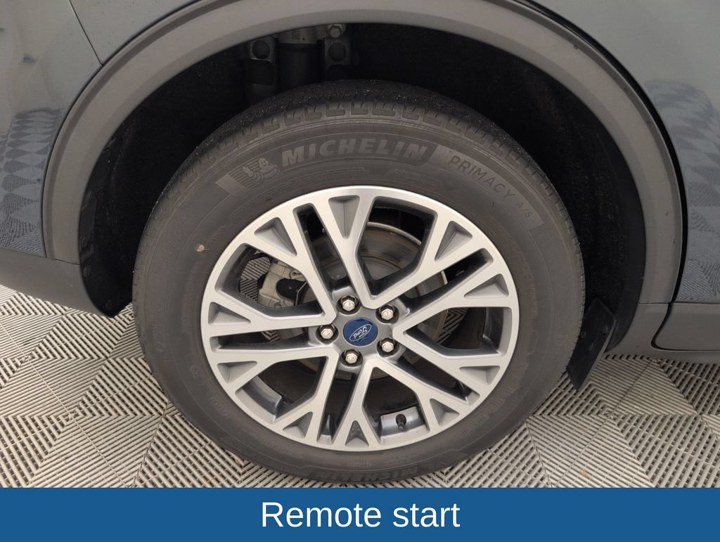 Certified 2022 Ford Escape SEL FWD image 18