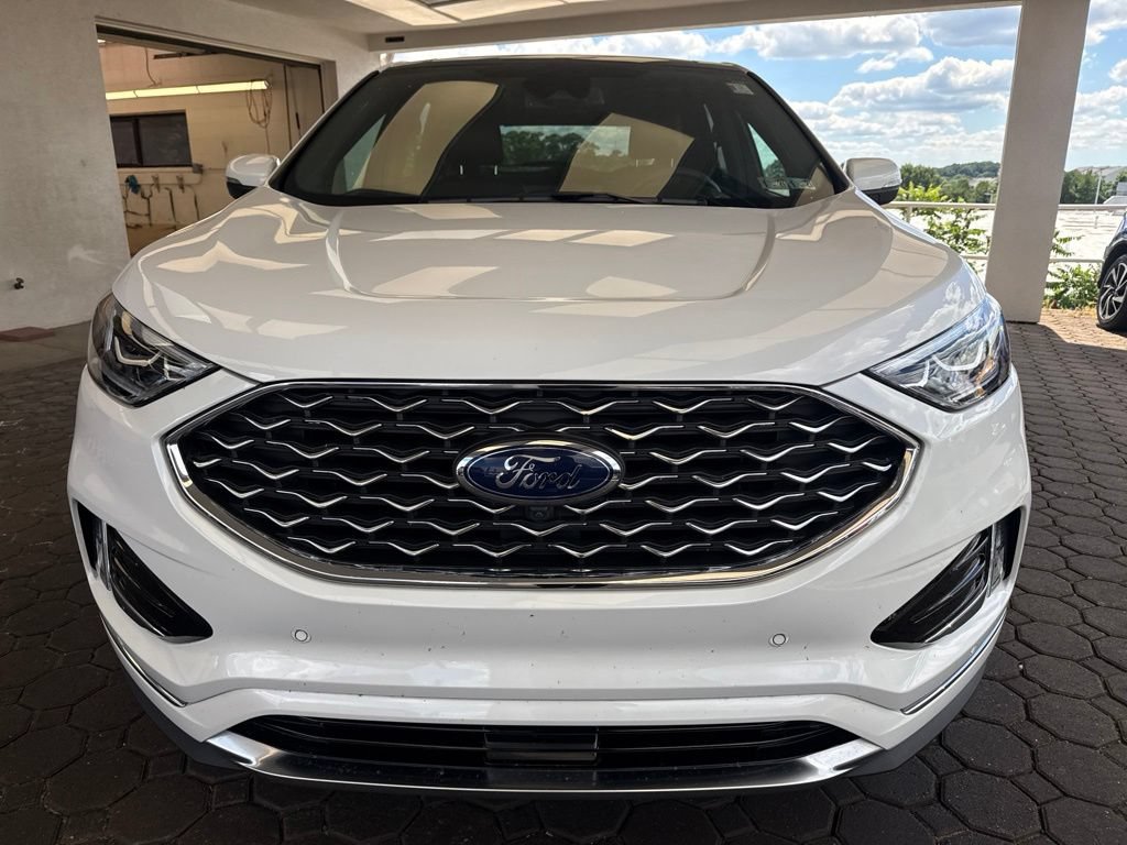 Certified 2021 Ford Edge Titanium w/ Equipment Group 301A AWD/4WD image 2