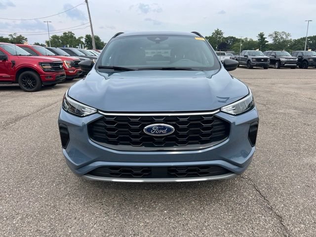 Certified 2024 Ford Escape ST-Line w/ Tech Pack #1 AWD/4WD image 2