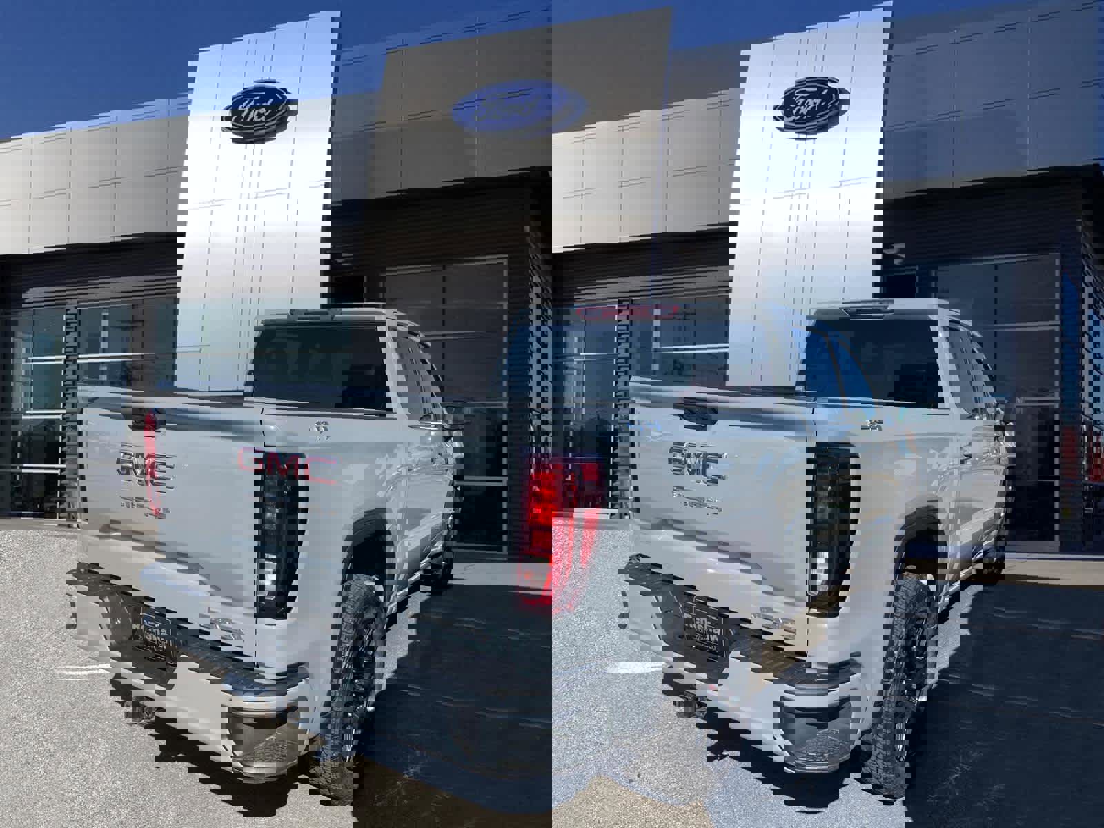 Used 2024 GMC Sierra 1500 Elevation image 3