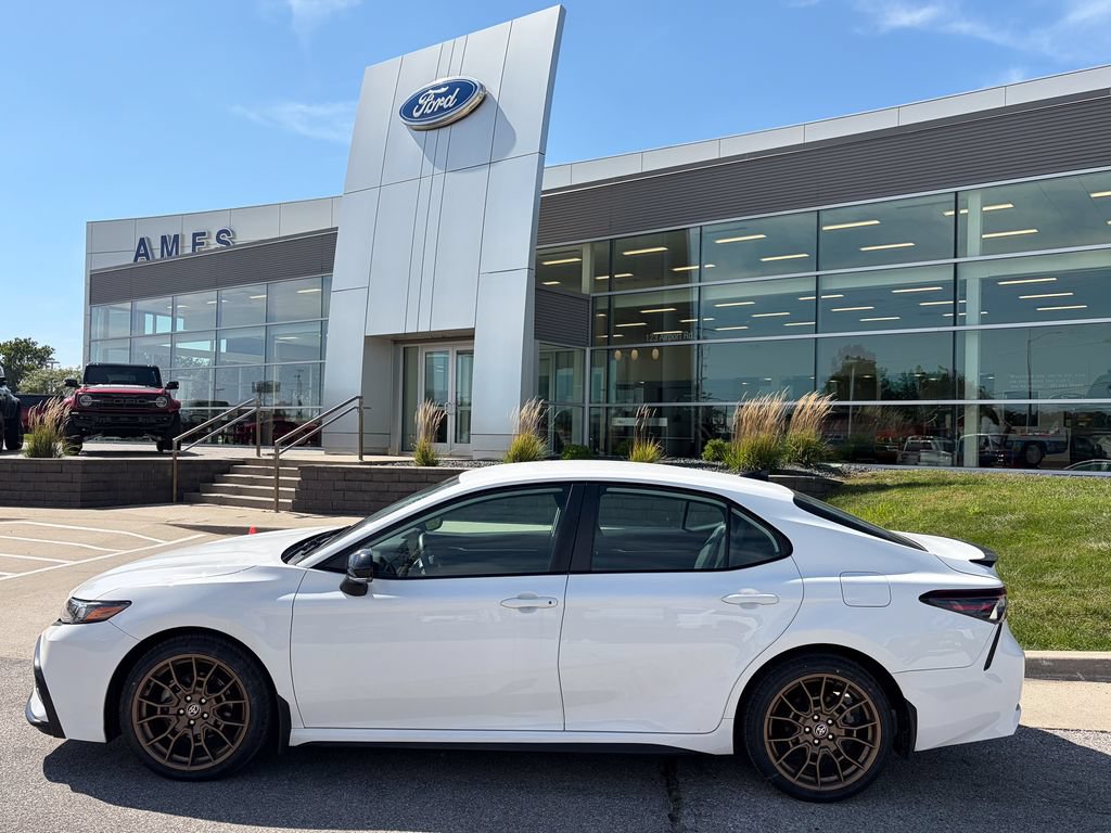 Used 2023 Toyota Camry SE w/ Convenience Package FWD image 3