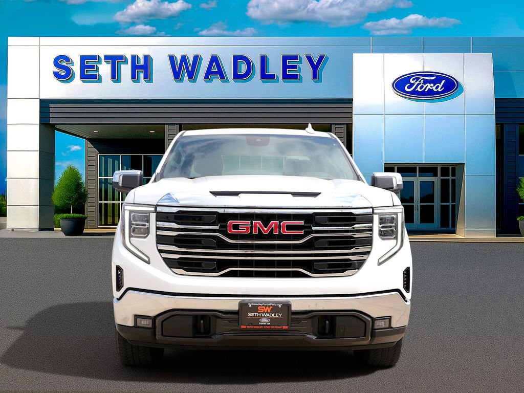 Used 2024 GMC Sierra 1500 SLT w/ SLT Convenience Package AWD/4WD image 4