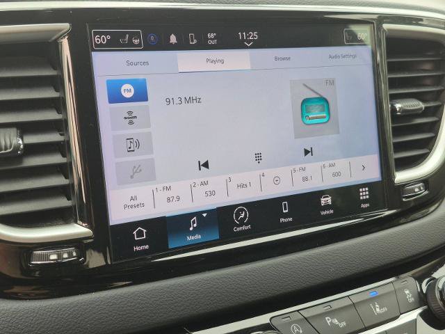 Used 2023 Chrysler Pacifica Touring-L FWD image 23