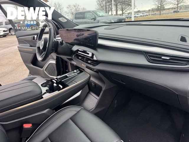 Used 2025 Buick Enclave Avenir w/ Trailering Package, 5000 lbs. image 38