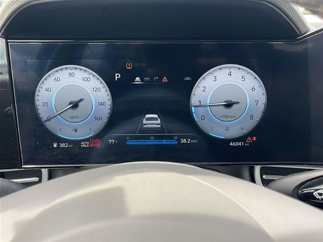 Used 2025 Hyundai Elantra SEL FWD image 21