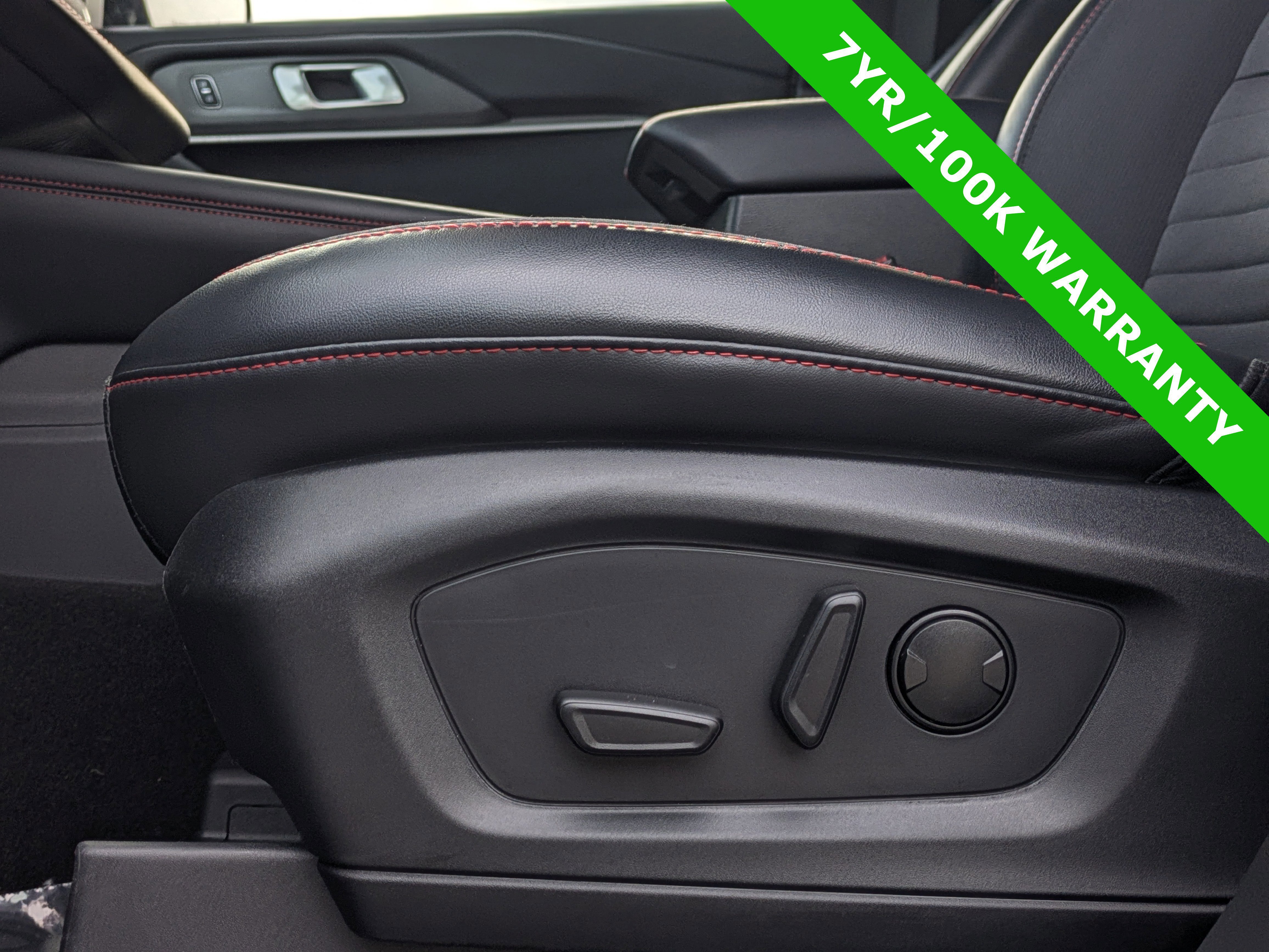 Certified 2025 Ford Explorer ST-Line w/ ST-Line Street Pack image 24