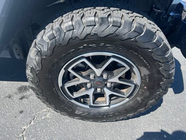 Used 2025 Jeep Wrangler Unlimited Rubicon w/ Safety Group AWD/4WD image 18
