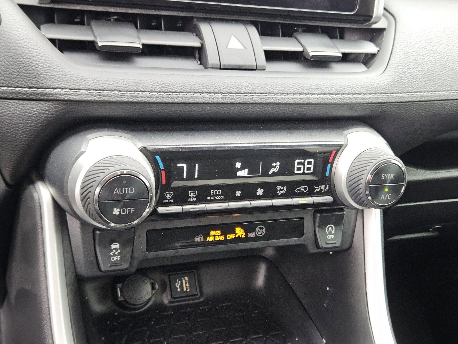 Used 2023 Toyota RAV4 XLE image 23