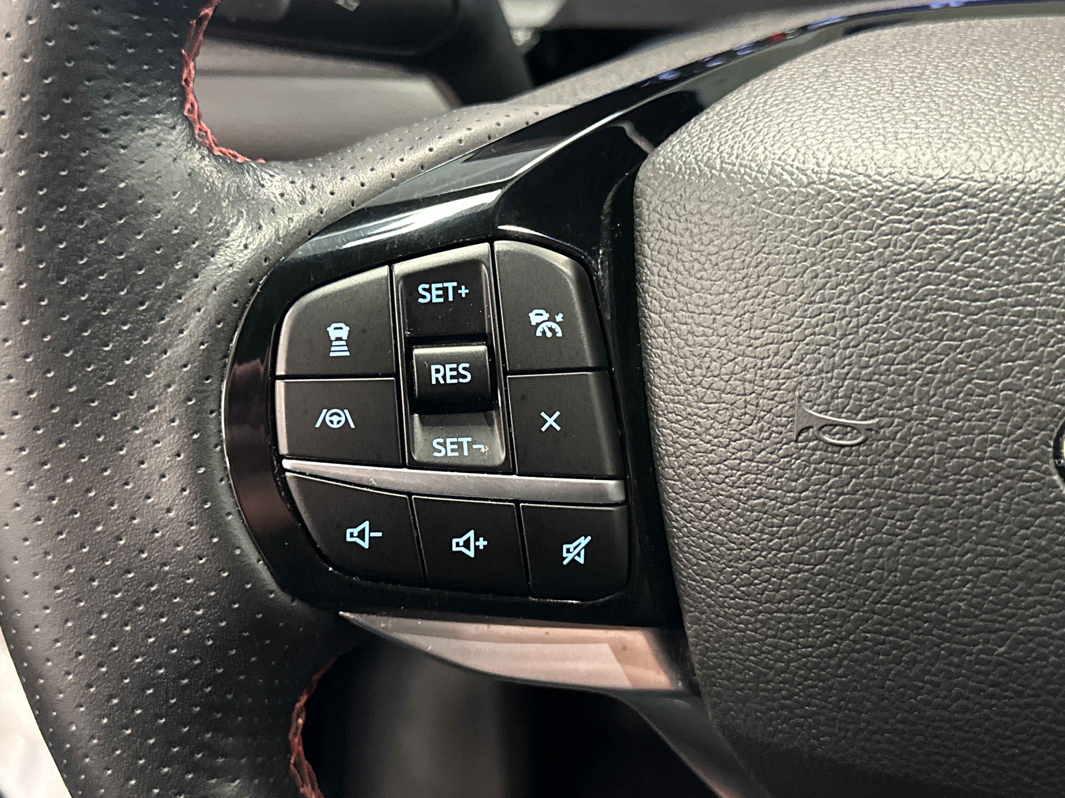 Certified 2023 Ford Explorer ST-Line w/ Class IV Trailer Tow Package image 38