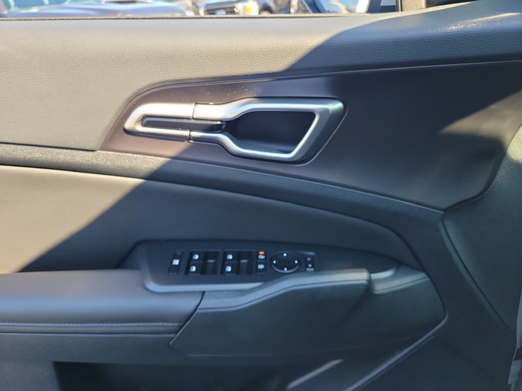 Used 2026 Kia Sportage EX w/ EX Panorama Roof Package FWD image 21