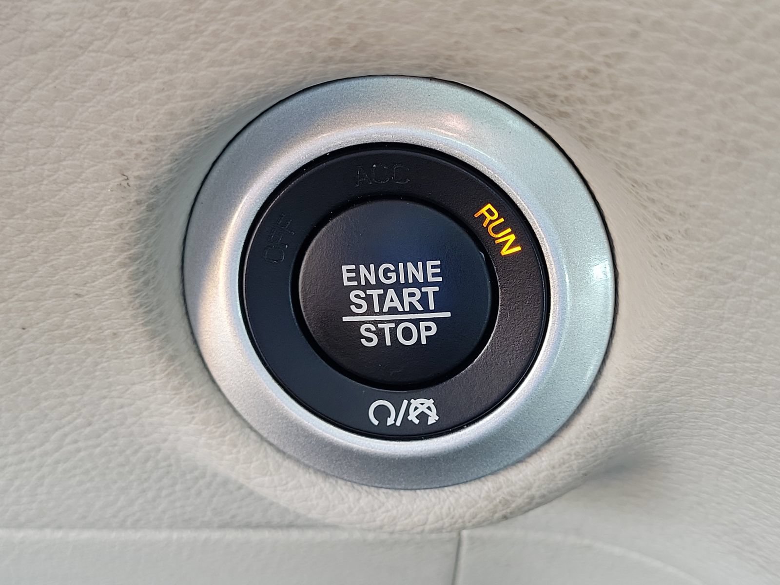 Used 2023 Chrysler Pacifica Touring-L FWD image 28