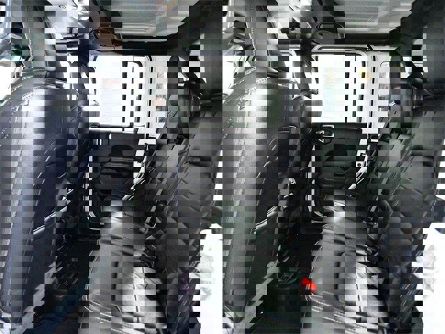 Used 2022 Jeep Wrangler Unlimited Sahara w/ Cold Weather Group image 14