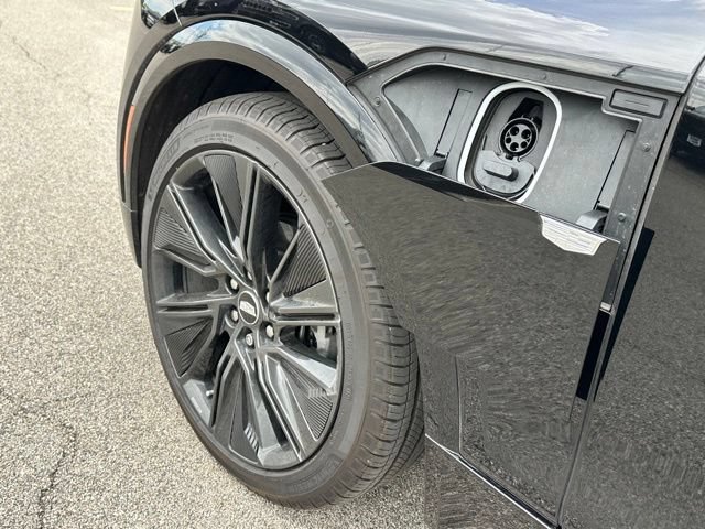 Used 2024 Cadillac Lyriq Sport AWD/4WD image 7