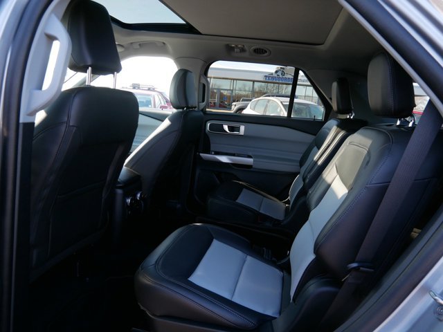 Certified 2022 Ford Explorer XLT w/ Equipment Group 202A AWD/4WD image 13