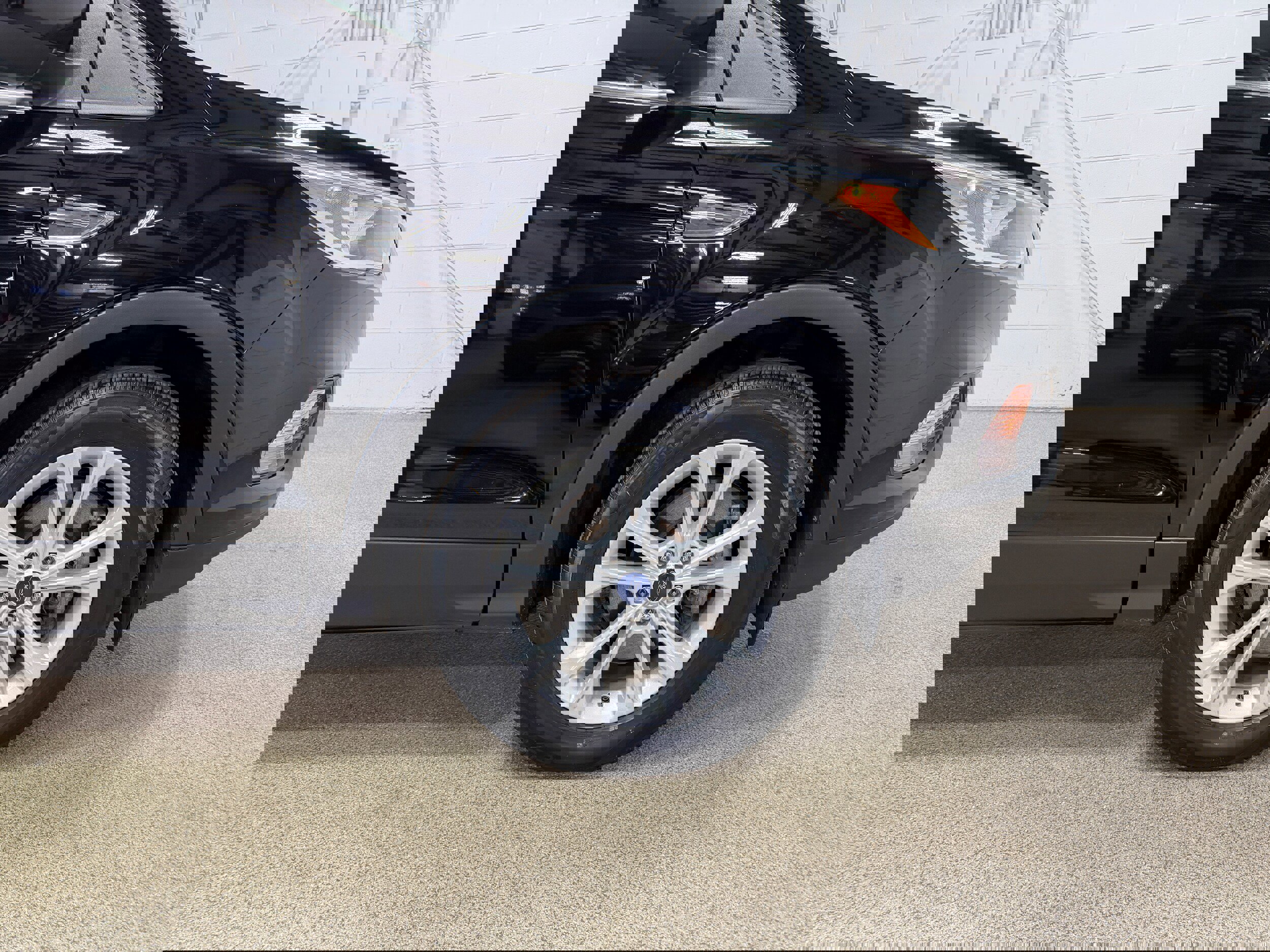 Certified 2018 Ford Escape SE w/ SE Sync 3 Package image 27