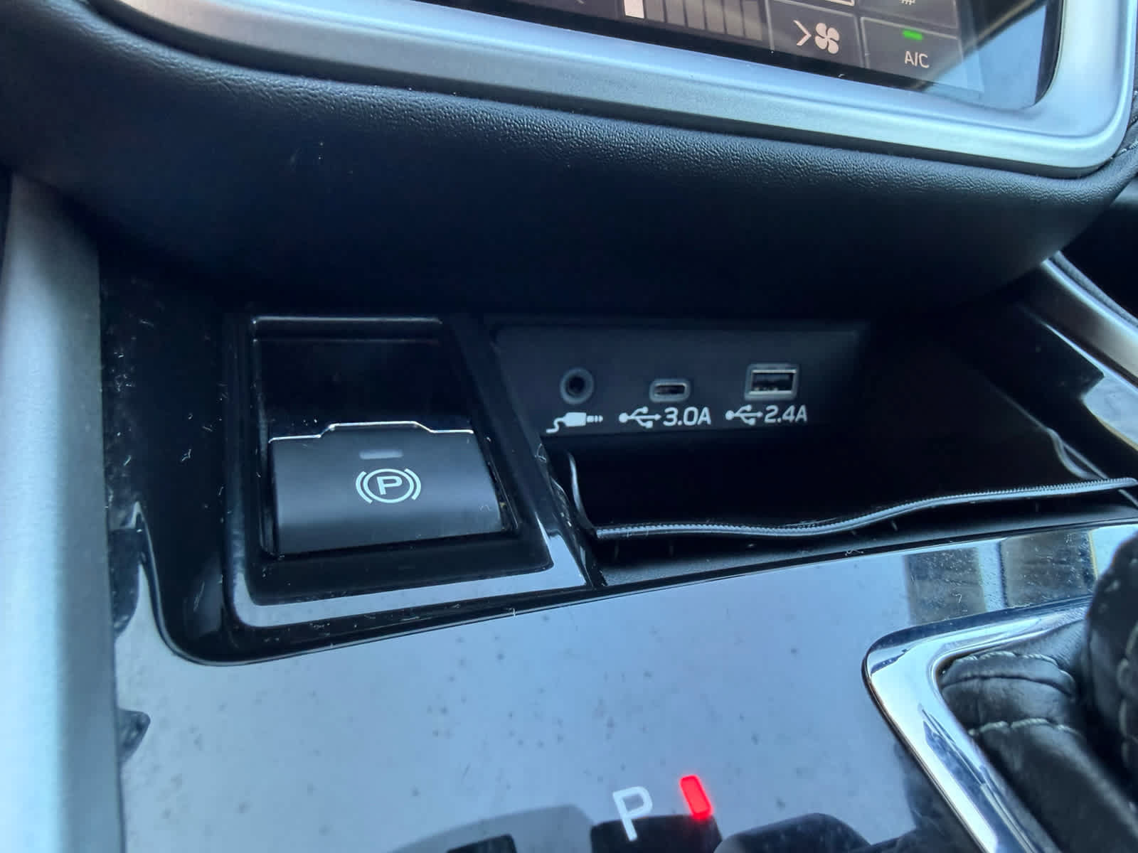 Used 2024 Subaru Outback Limited AWD/4WD image 15