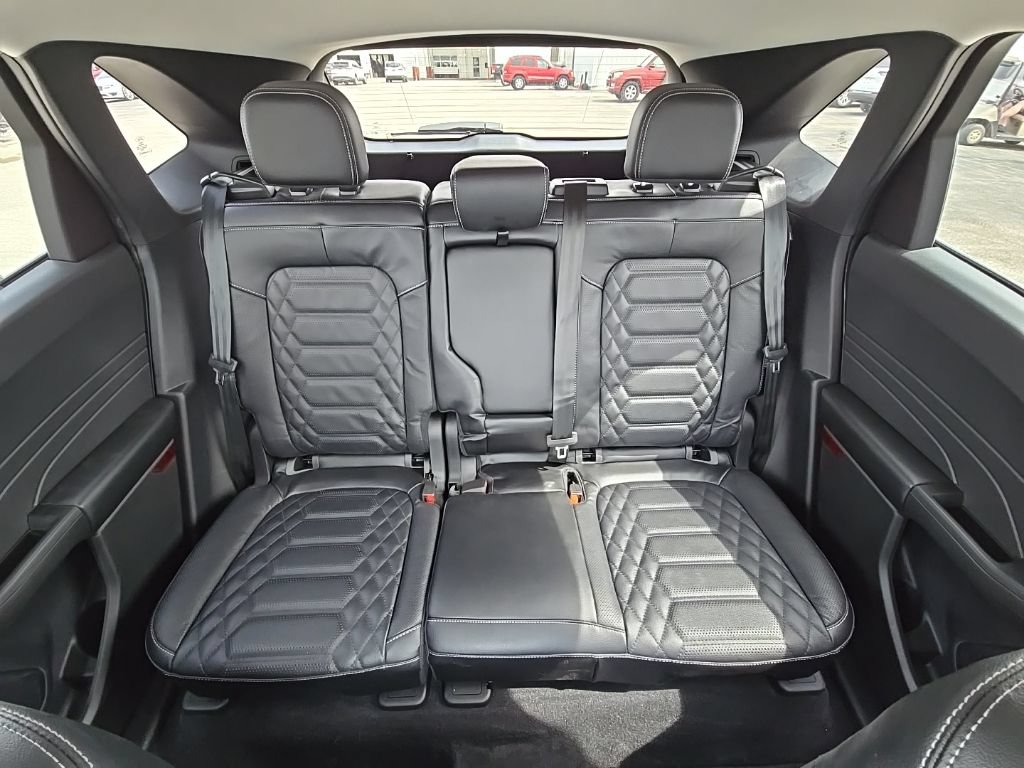 Certified 2023 Ford Escape Platinum w/ Premium Technology Package AWD/4WD image 41