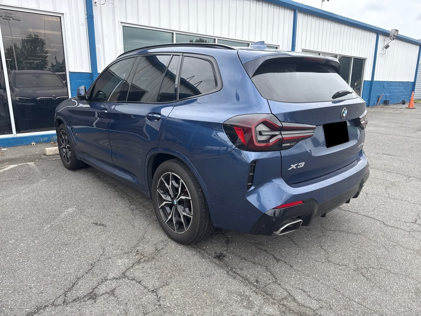 Used 2022 BMW X3 xDrive30i w/ M Sport Package AWD/4WD image 5