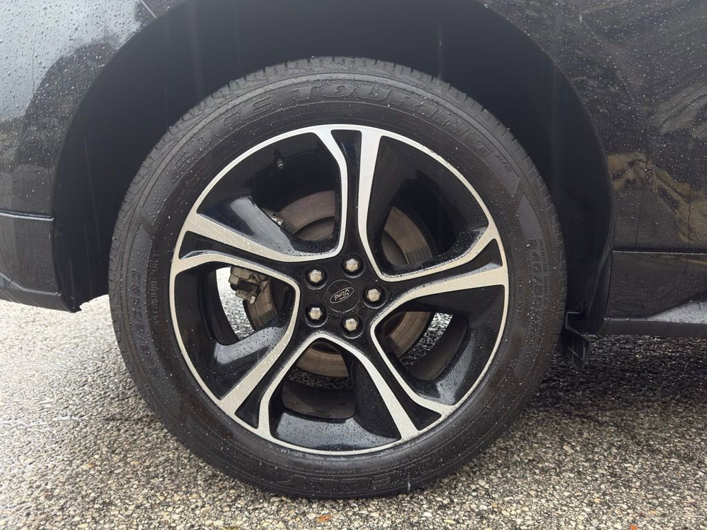 Certified 2022 Ford Edge ST w/ Equipment Group 401A image 27