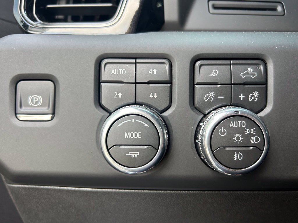 Used 2026 GMC Sierra 2500 AT4 w/ AT4 Preferred Package AWD/4WD image 17