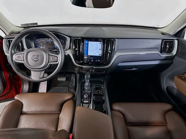 Used 2019 Volvo XC60 T5 Momentum w/ Multimedia Package image 20