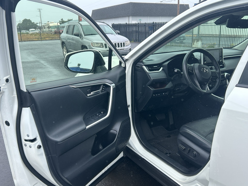 Used 2019 Toyota RAV4 Limited w/ Cold Weather Package AWD/4WD image 13