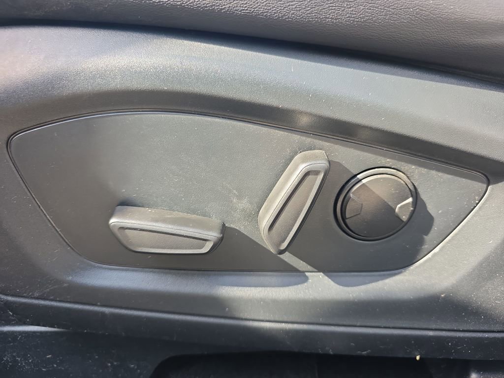 Certified 2024 Ford Explorer XLT w/ Equipment Group 202A image 19