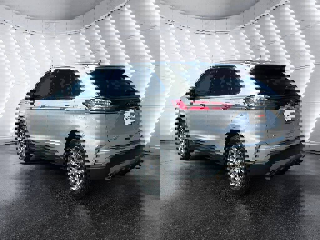 Certified 2019 Ford Edge Titanium w/ Equipment Group 301A image 6