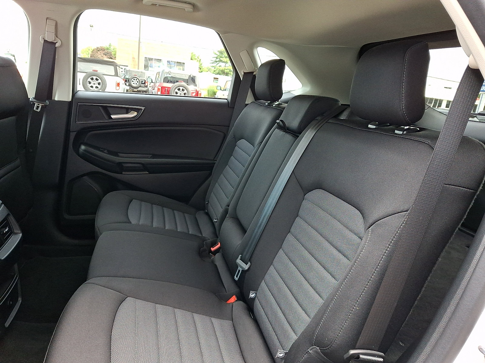 Certified 2022 Ford Edge SE w/ Black Appearance Package AWD/4WD image 11