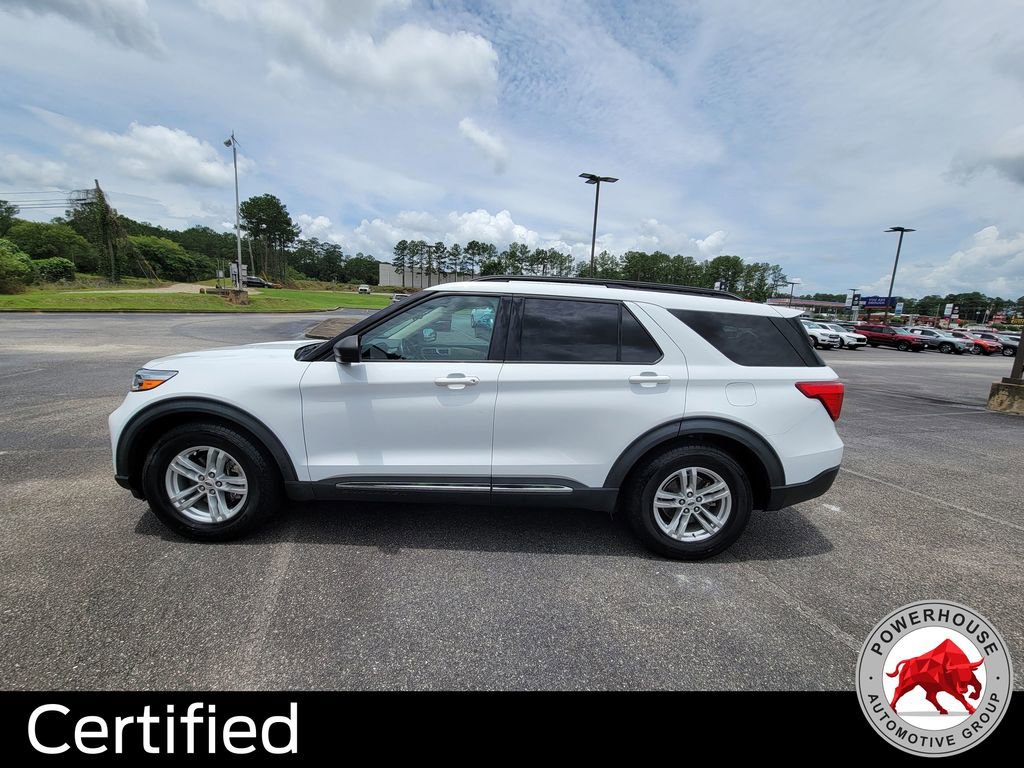 Certified 2021 Ford Explorer XLT RWD image 3